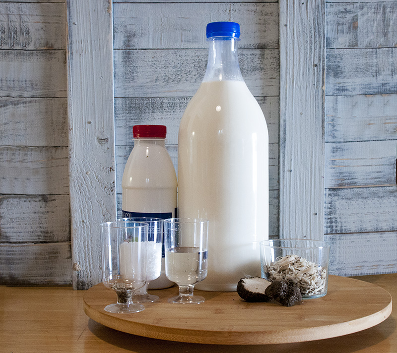 Full fat cow milk, sour milk, black truffle Tuber Aestivul, white vinegar, salt, pepper